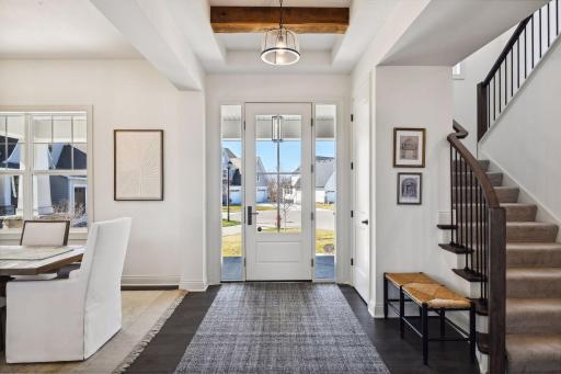 1886 Della Drive, Chanhassen, MN 55317