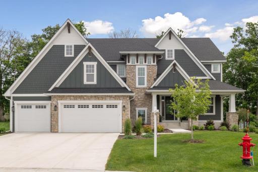 1886 Della Drive, Chanhassen, MN 55317