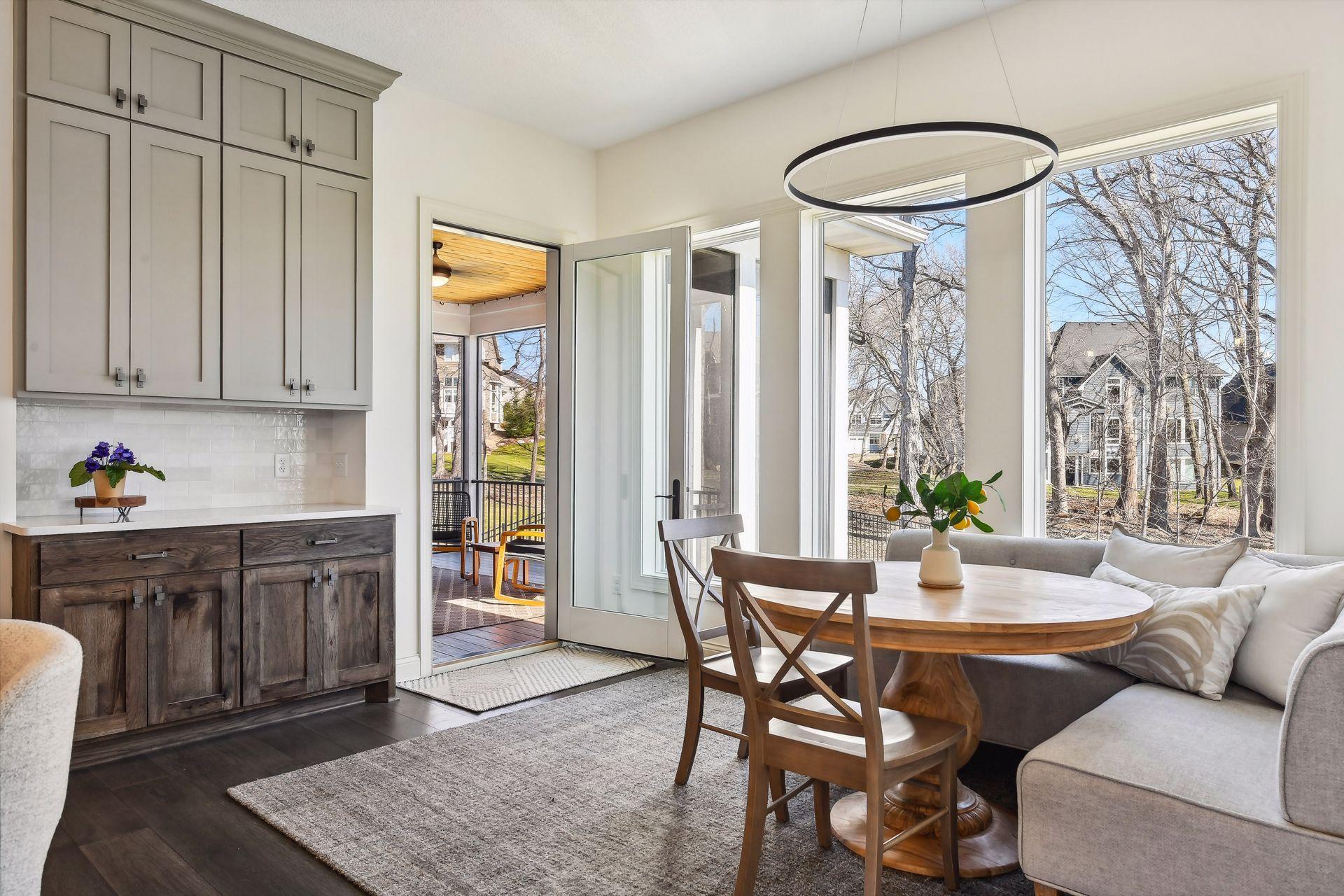 Informal dining nook off of kitchen