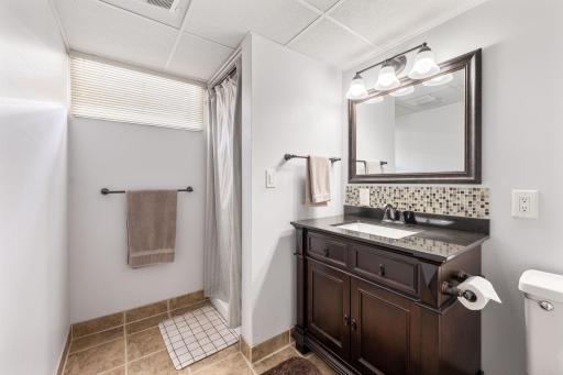 Lower level 3/4 bath.