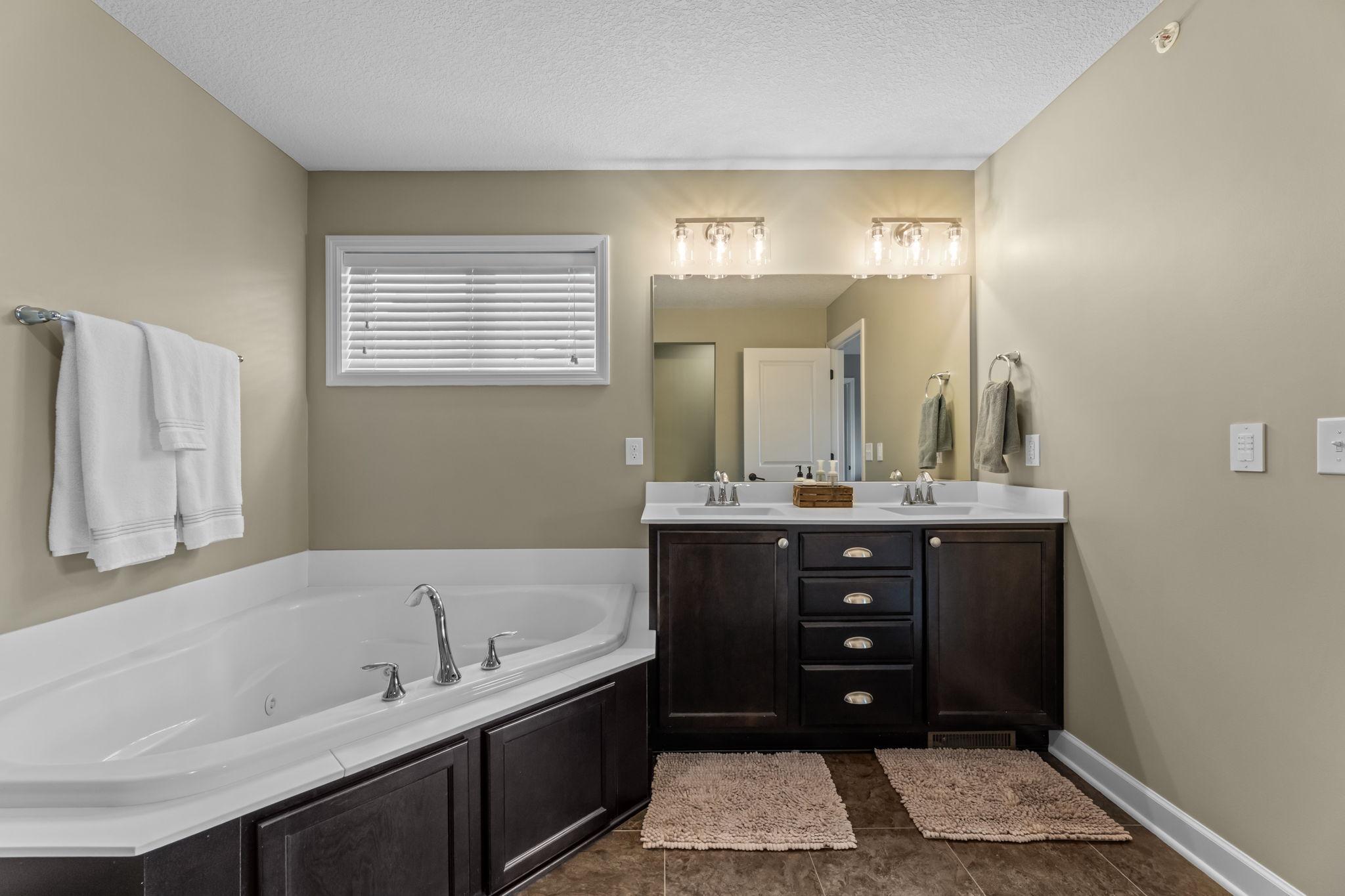 Primary Bath (jetted tub)
