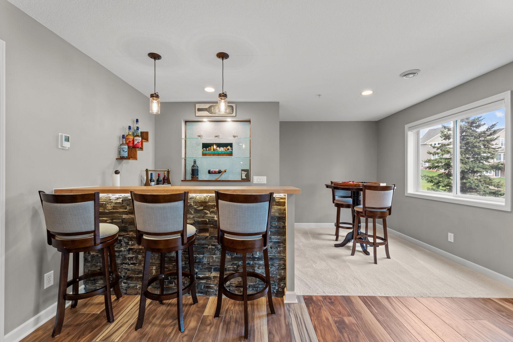 Custom Bar