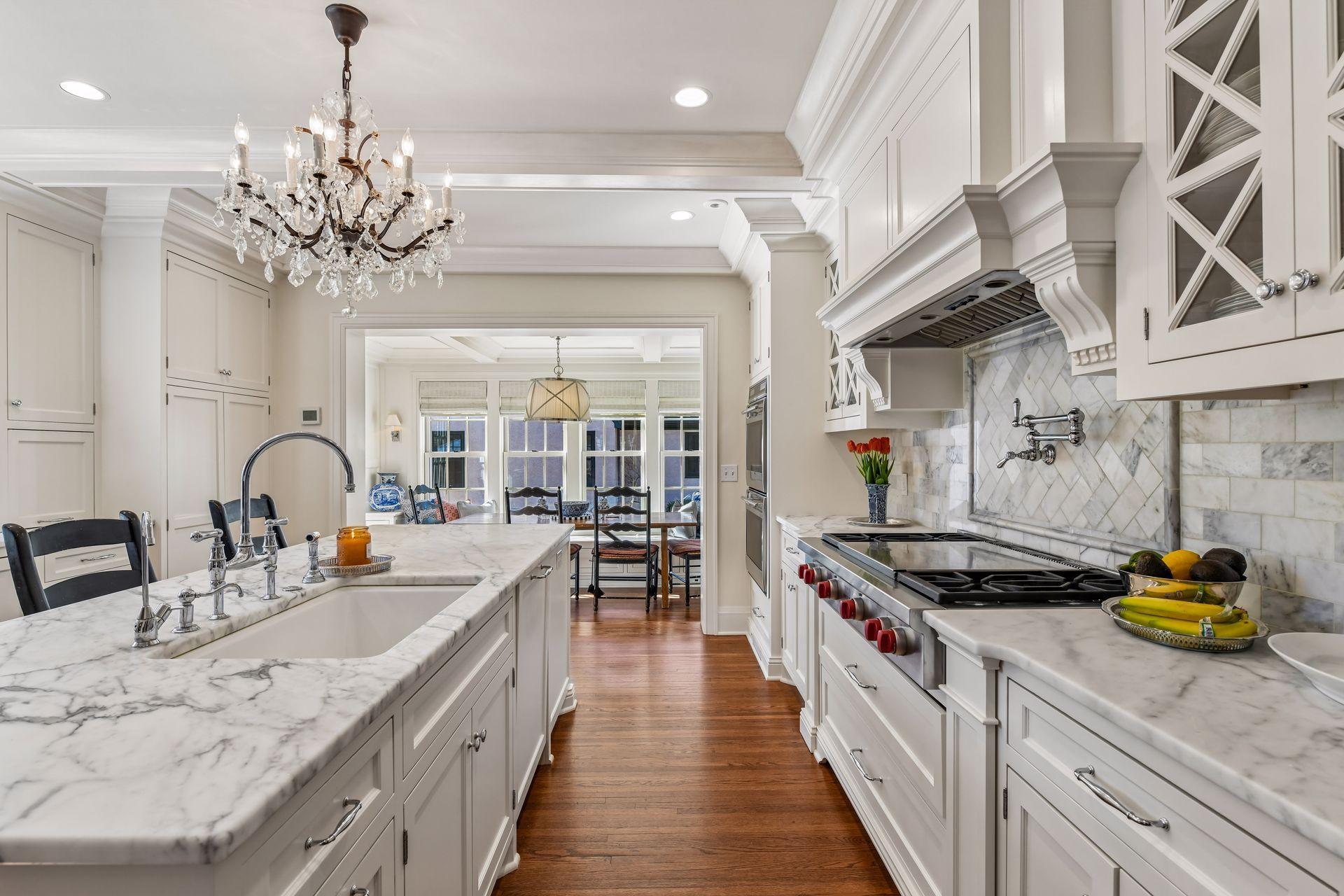 Kitchen - all custom cabinets