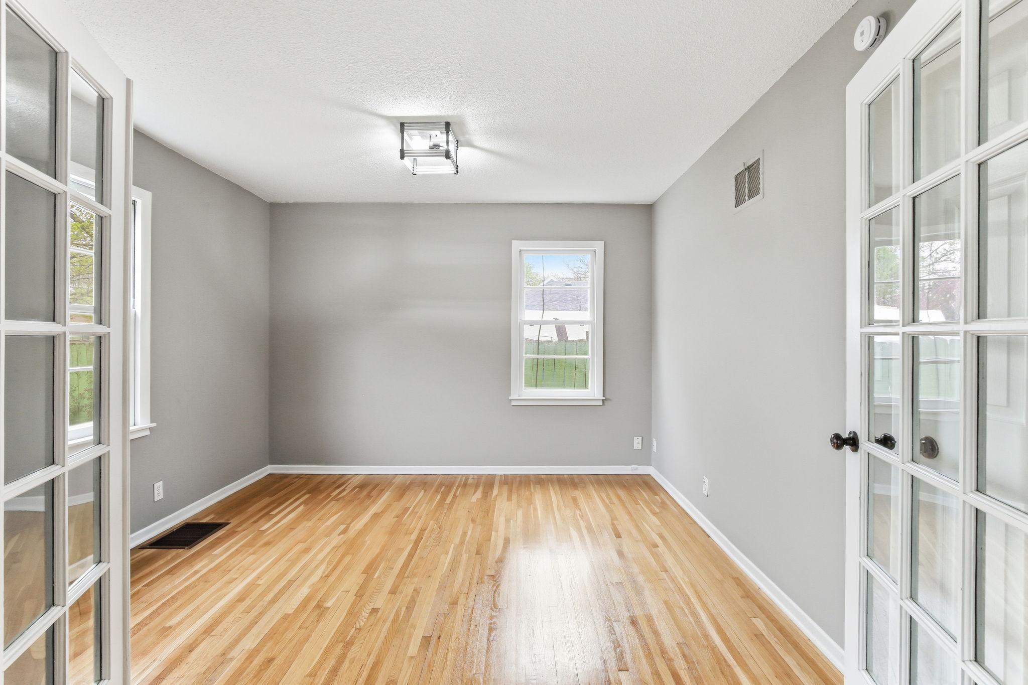 Flexible Space – Use as Dining Room or Additional Bedroom