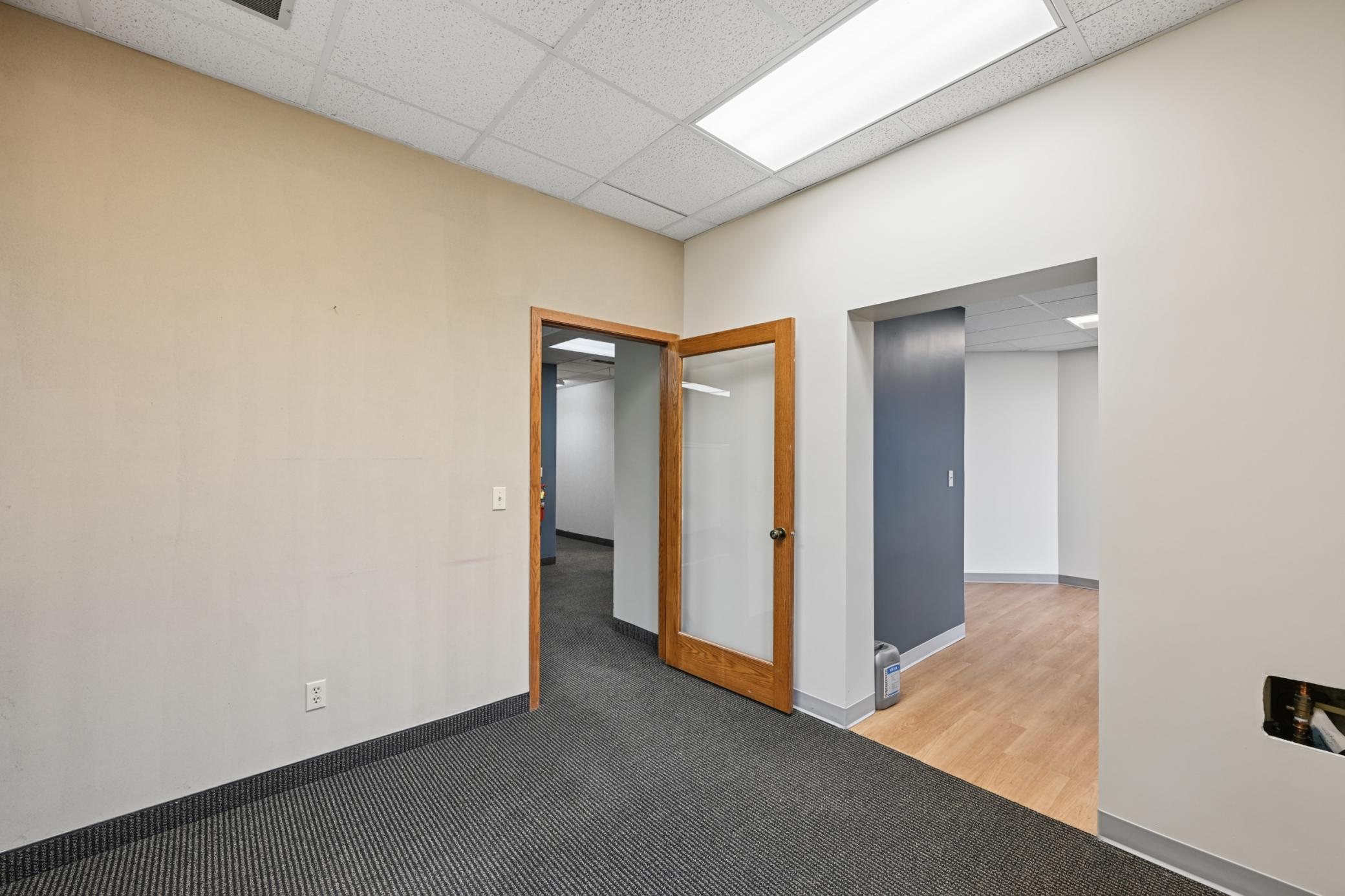 Receptionist area. Easy to configure to your needs.