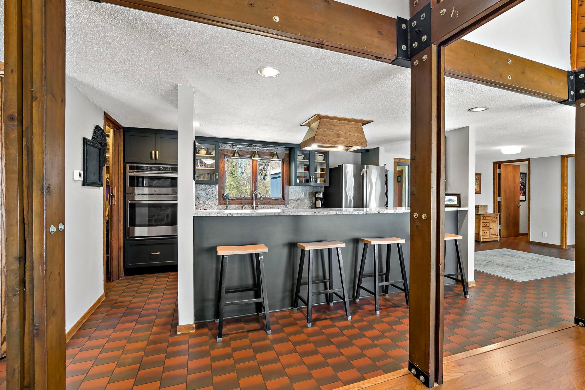 7481 Long Lake Rd, Willmar, MN