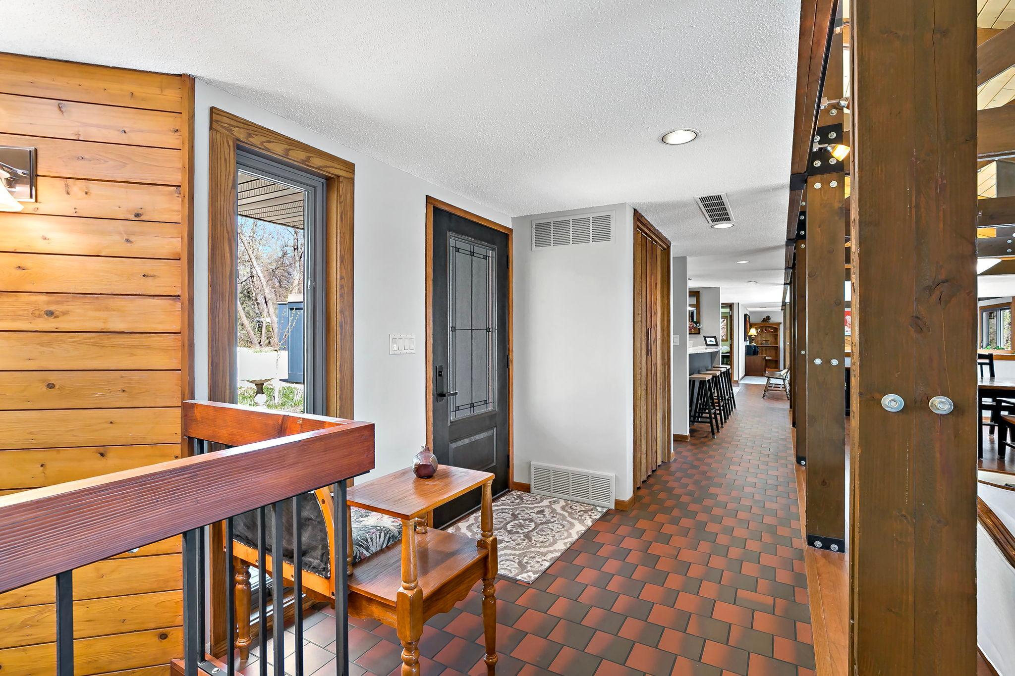 7481 Long Lake Rd, Willmar, MN