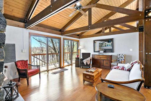 These patio doors bring in so much sunlight and overwhelming scenic beauty as you gaze out.