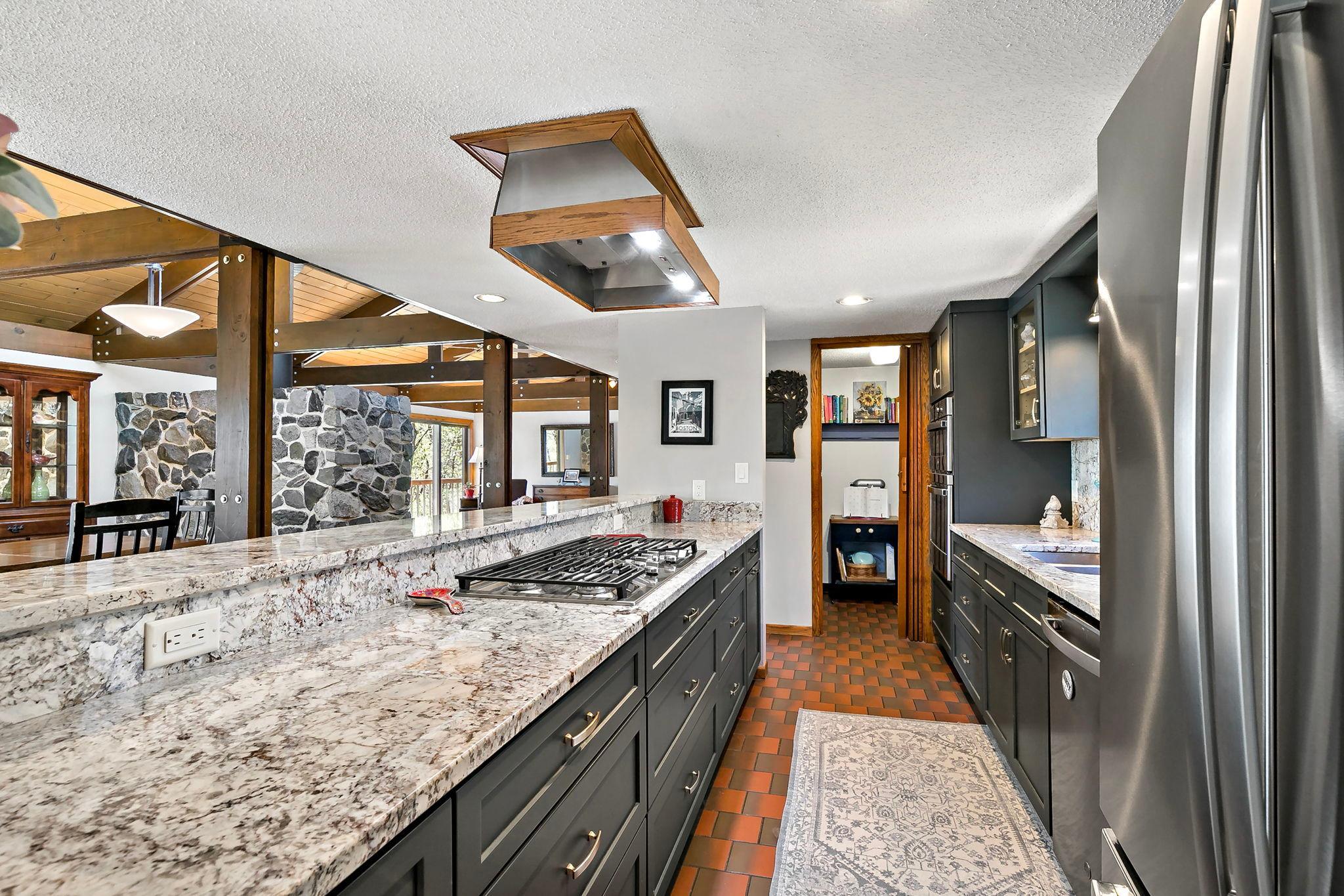 7481 Long Lake Rd, Willmar, MN