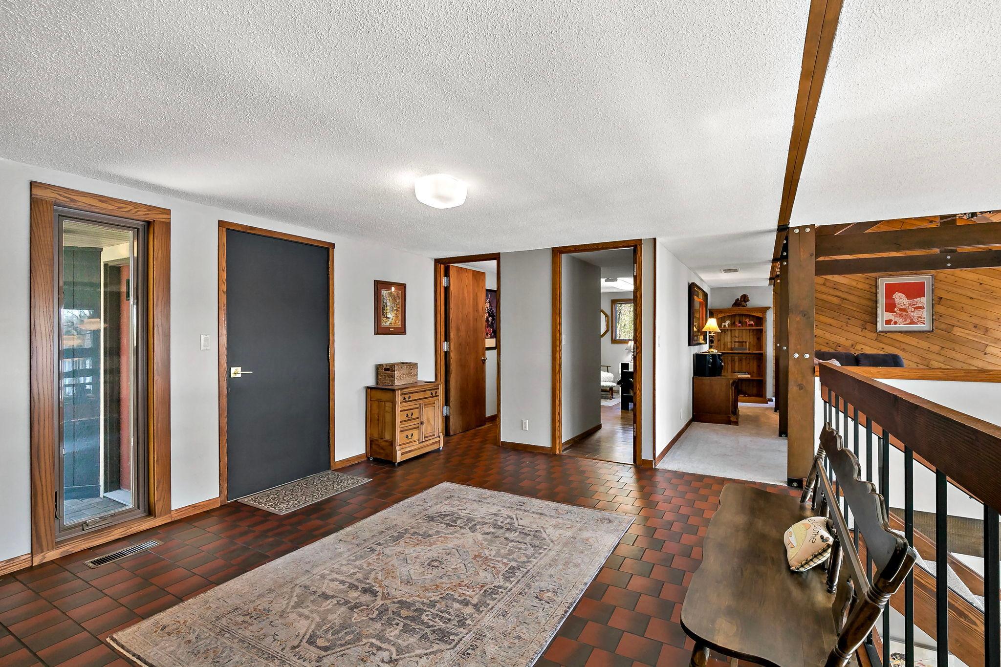 7481 Long Lake Rd, Willmar, MN