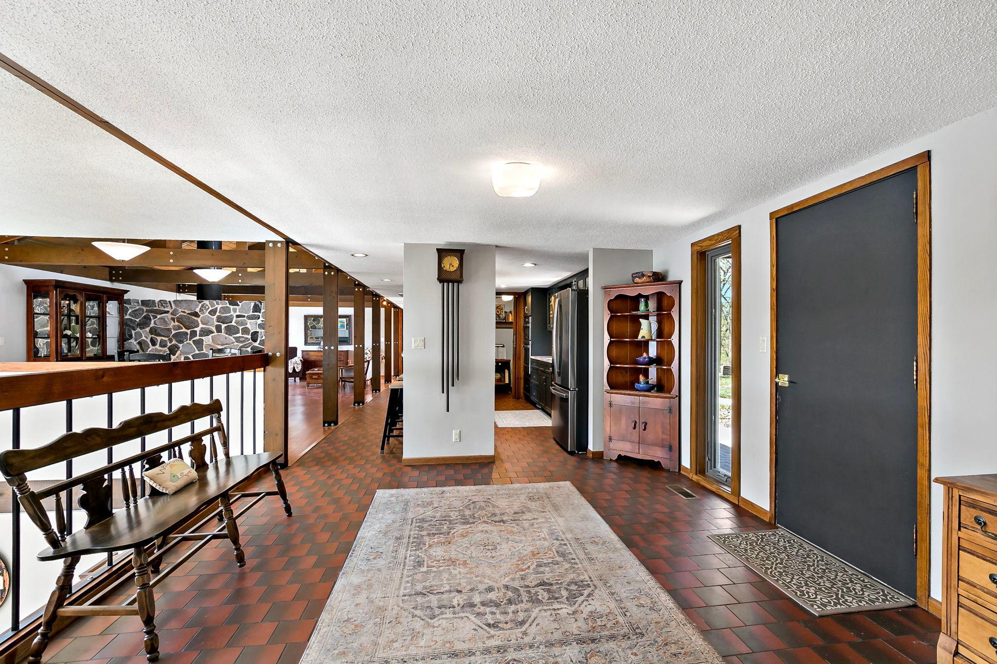 7481 Long Lake Rd, Willmar, MN