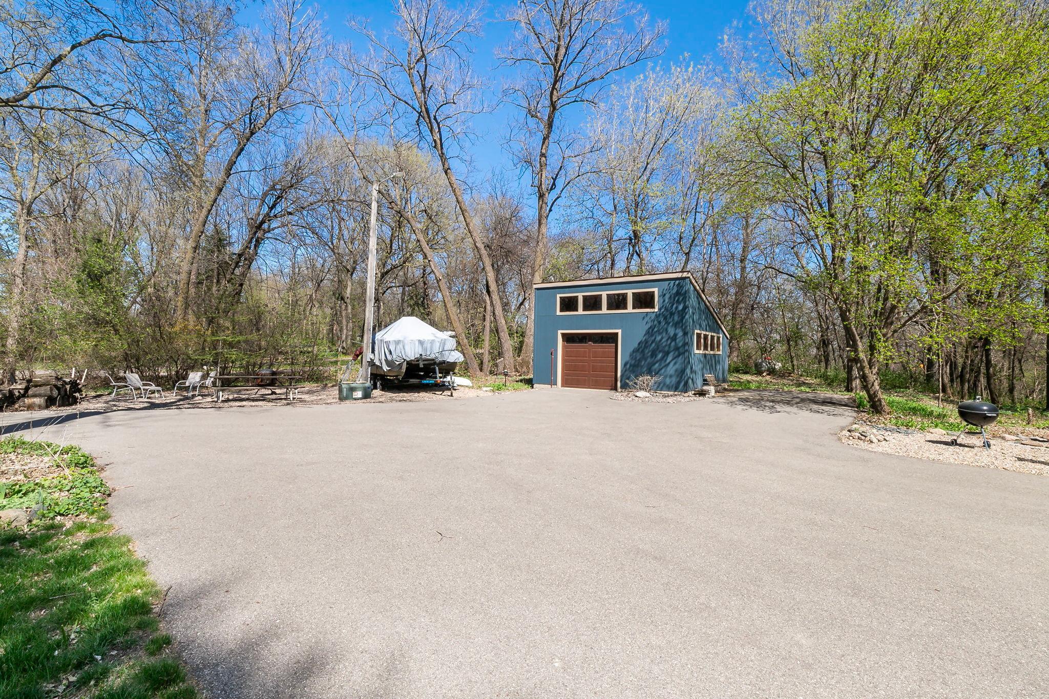 7481 Long Lake Rd, Willmar, MN