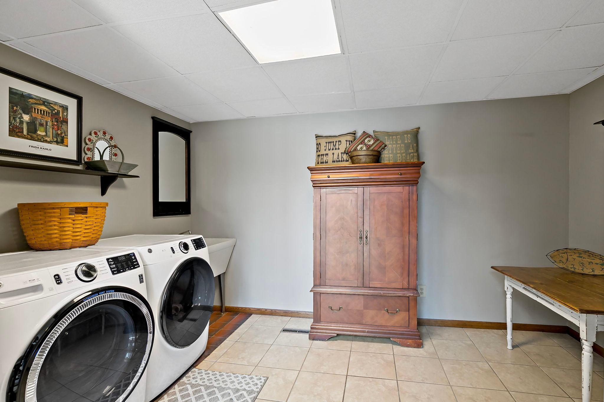 7481 Long Lake Rd, Willmar, MN