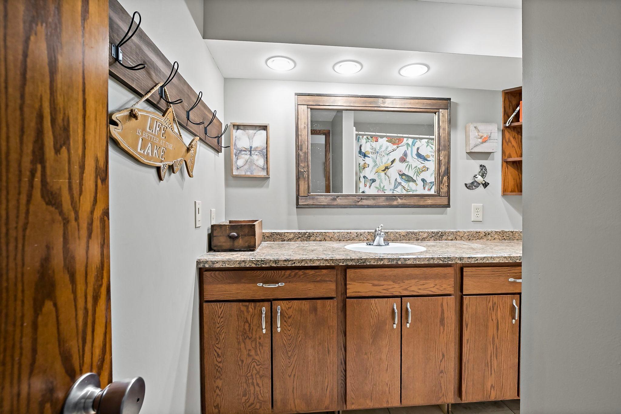 7481 Long Lake Rd, Willmar, MN