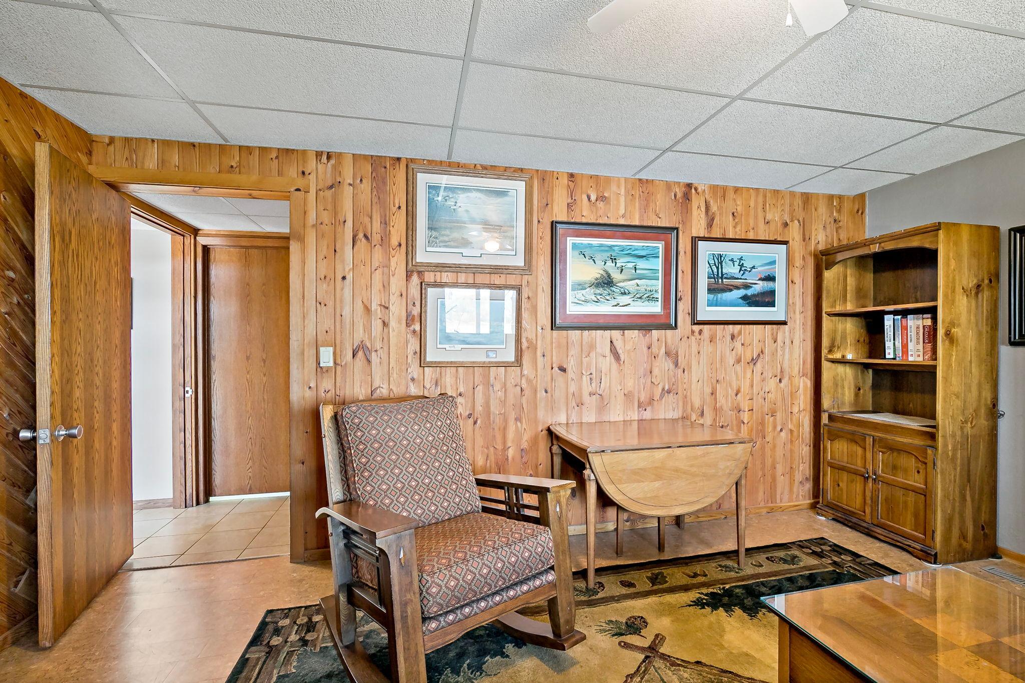 7481 Long Lake Rd, Willmar, MN