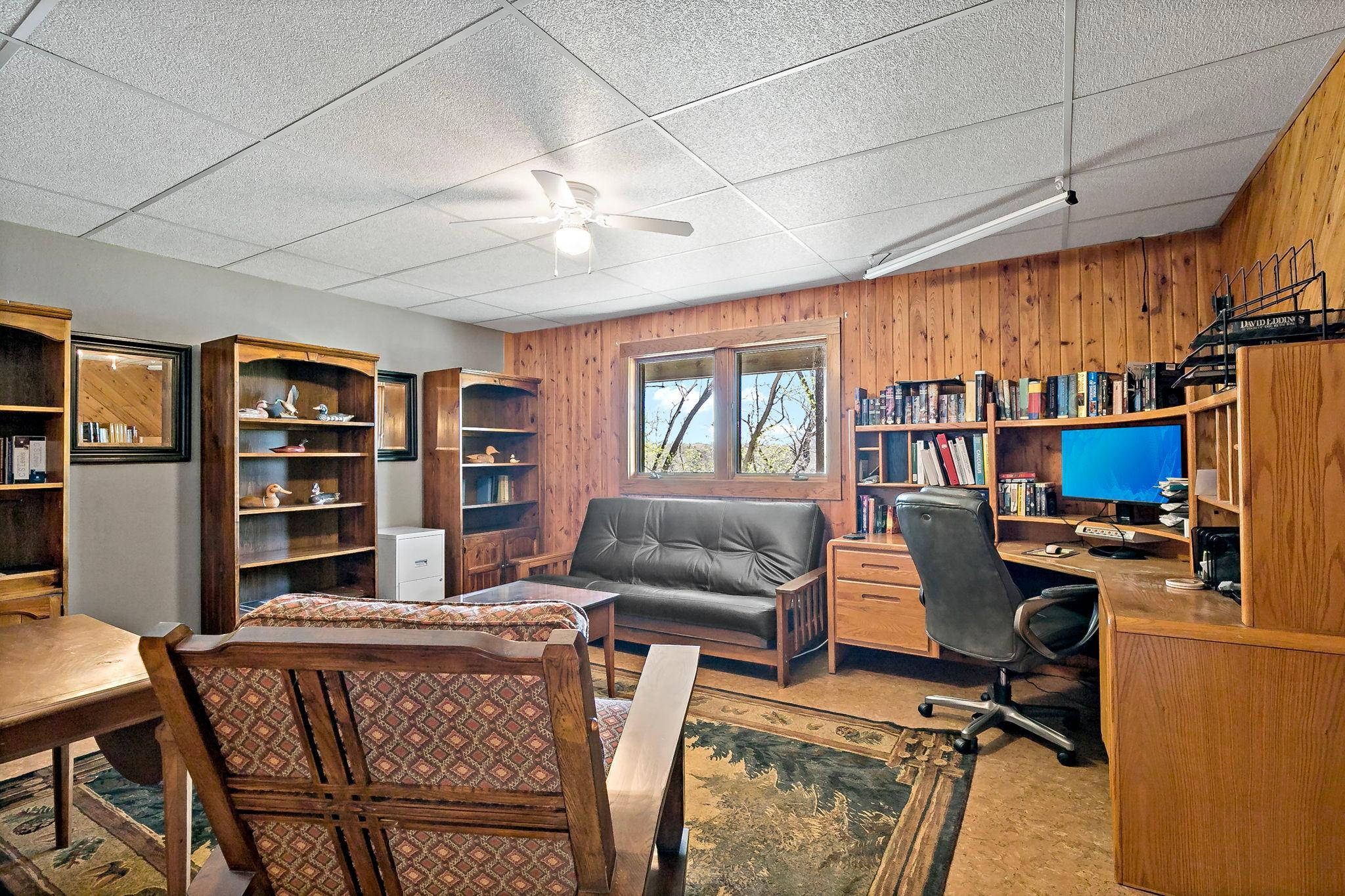 7481 Long Lake Rd, Willmar, MN