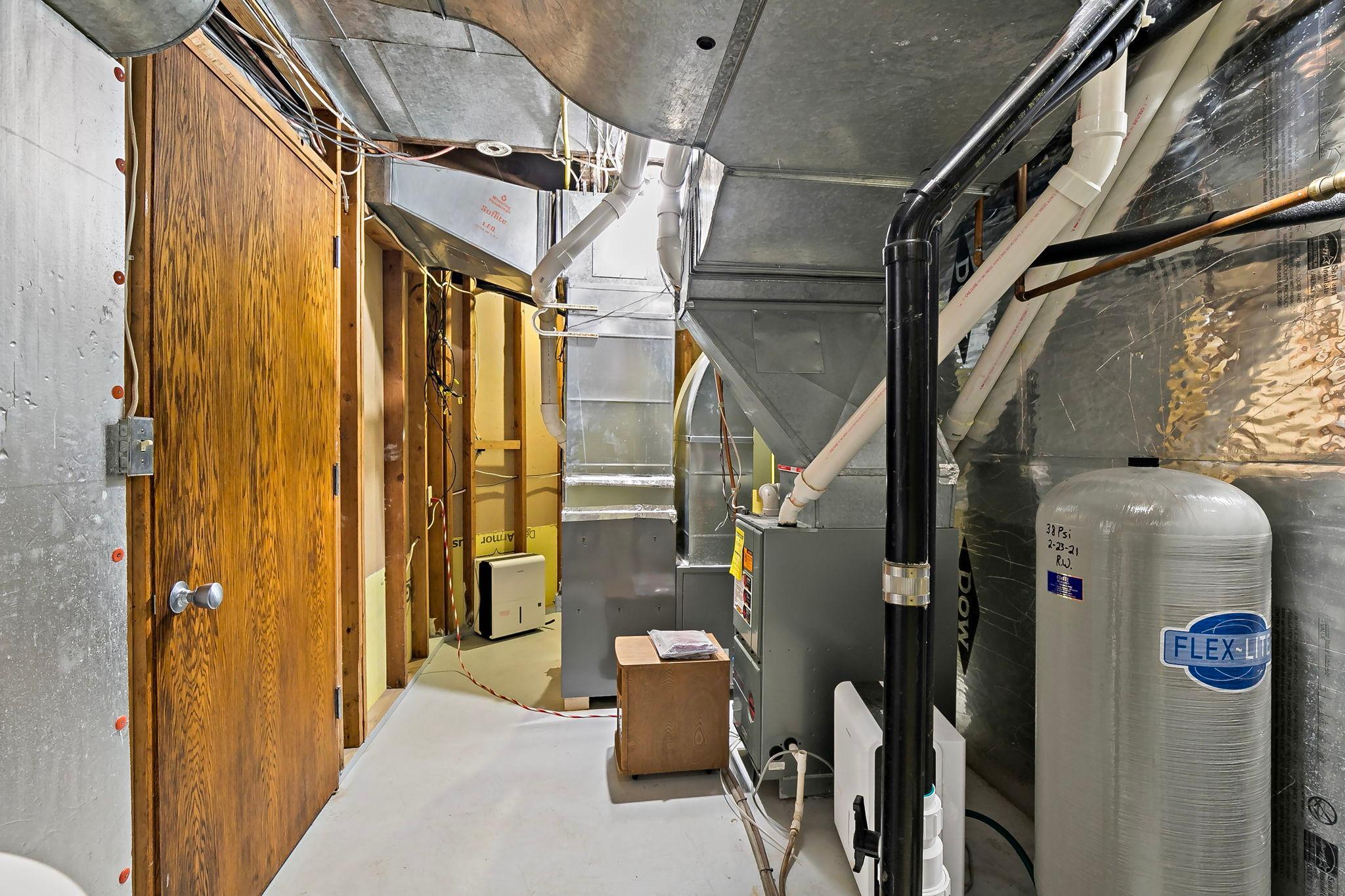 7481 Long Lake Rd, Willmar, MN