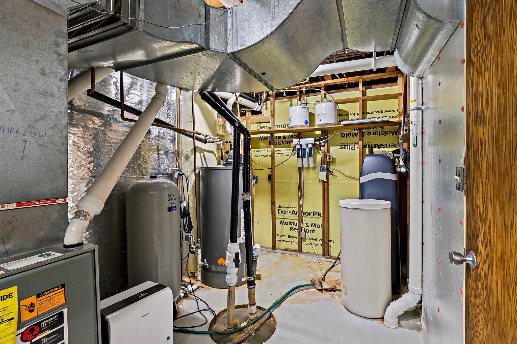 7481 Long Lake Rd, Willmar, MN