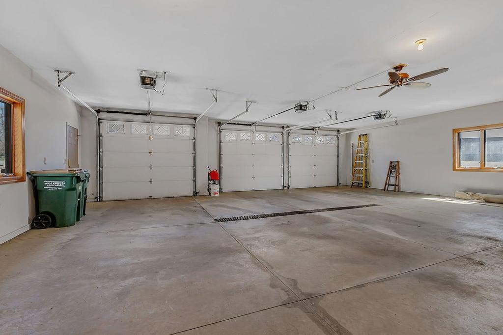 34 Spacious extra deep garage.jpg