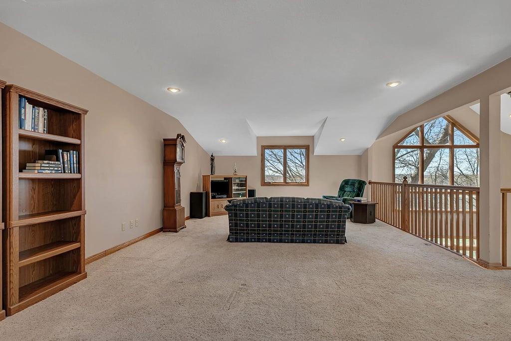 21 Another family room area.jpg