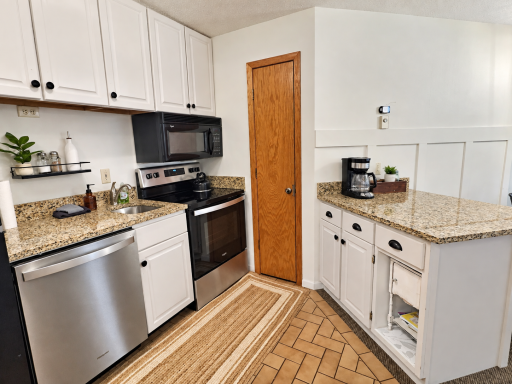 Fully stocked kitchen with all of the essentials.png