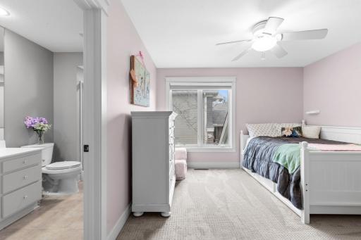 Upper-level bedroom #2