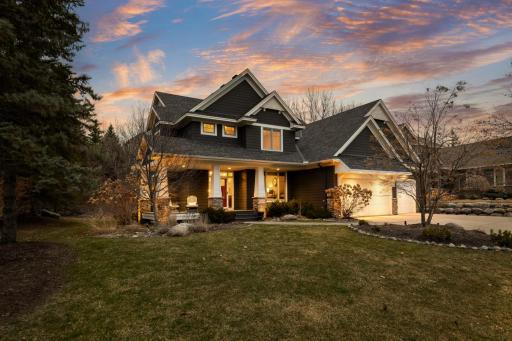 Easy access to parks, scenic trails, shopping, and dining