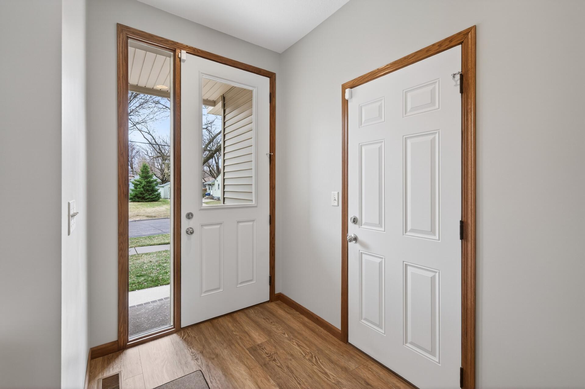 Walk in to nice foyer