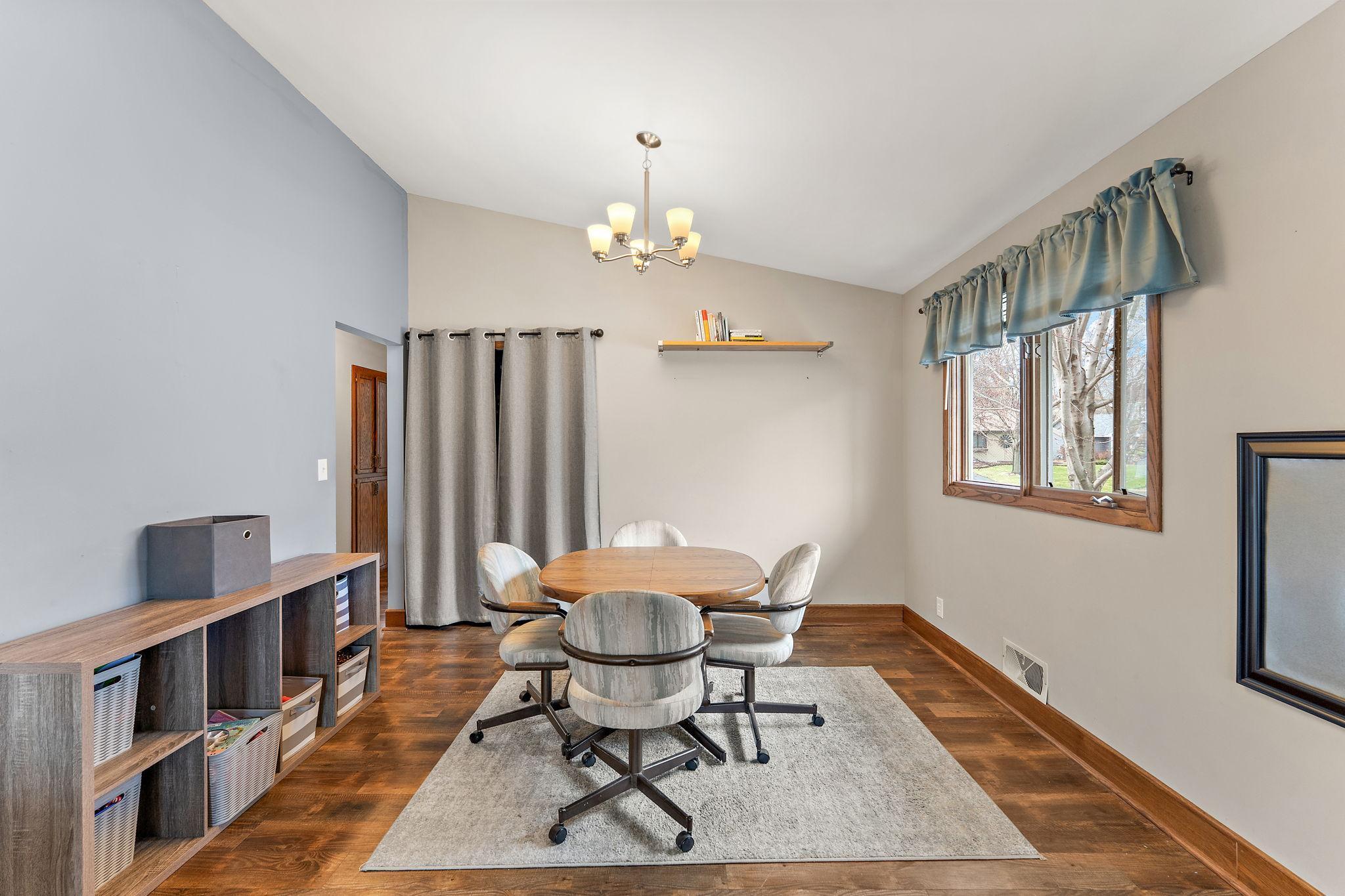 Dining area/flex room