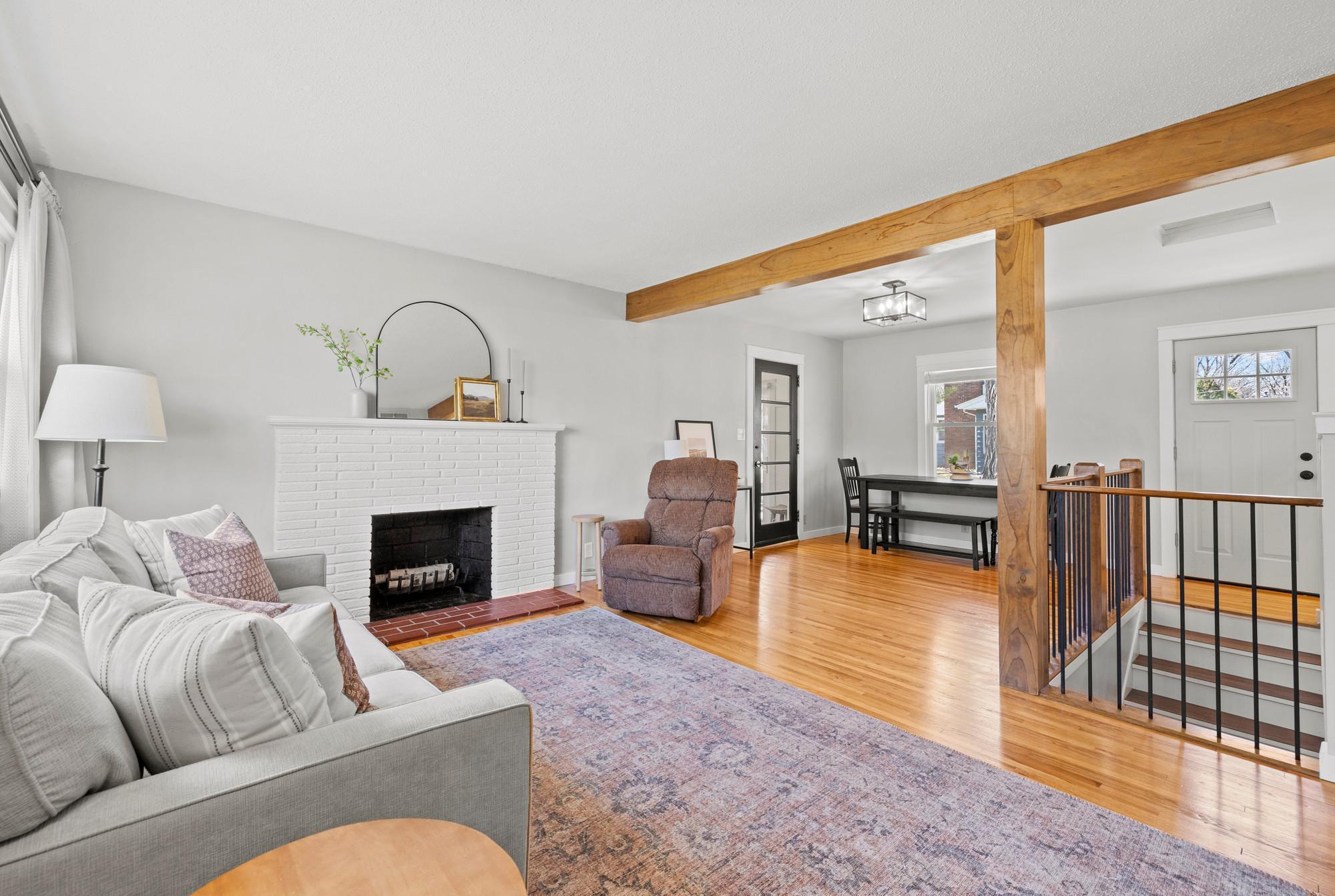 Open layout means plenty of sunshine