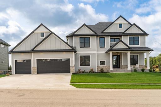 2764 Scenic Point Drive SW, Rochester, MN 55902