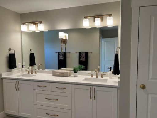 2764 Scenic Point Drive SW, Rochester, MN 55902