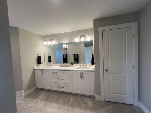 2764 Scenic Point Drive SW, Rochester, MN 55902