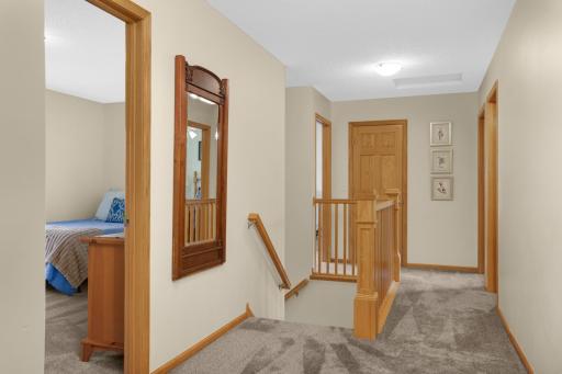 6121 Summit Curve S, Cottage Grove, MN 55016