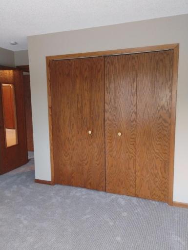 IMG_20260319_185501929.jpgBedroom 2 closet