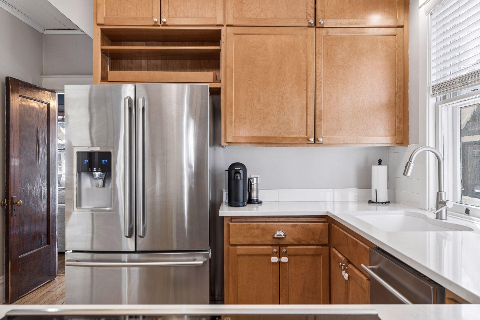 Stainless steel appliances / French door fridge