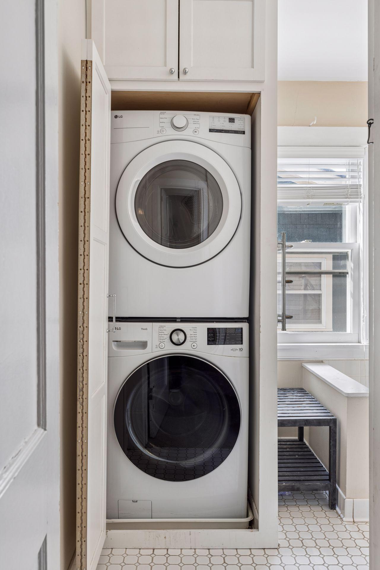 2nd floor laundry / Within 2nd level full bath