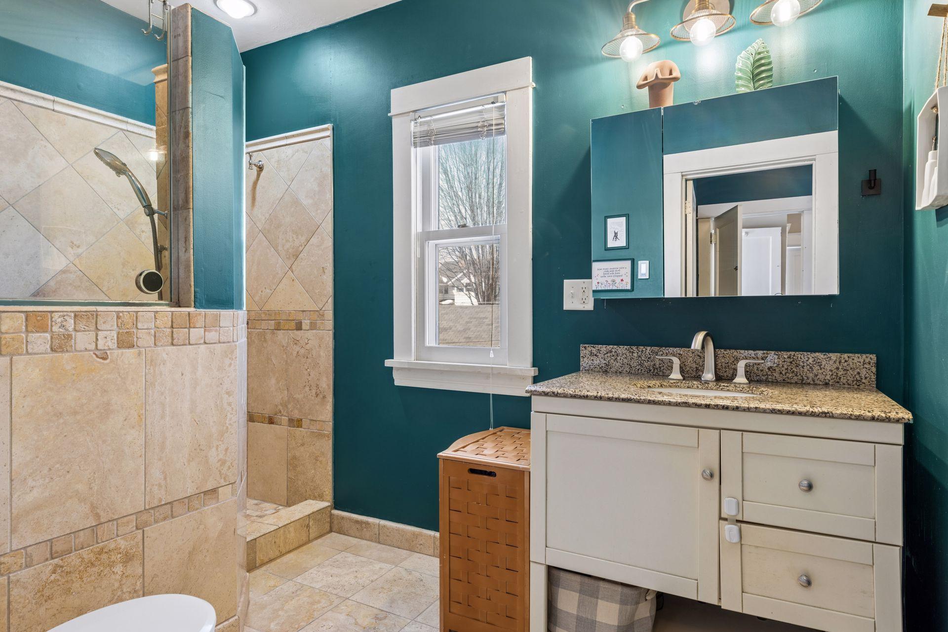 Heated travertine floors, Walk-in shower