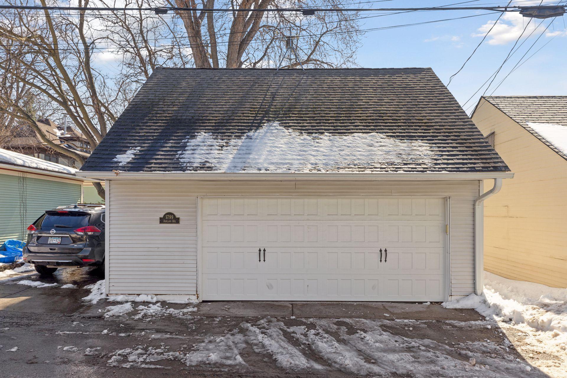 2 car garage - Plus extra parking space