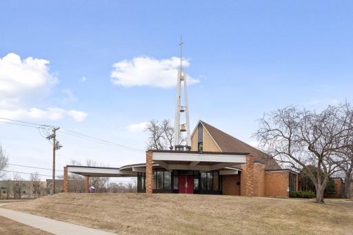 5827 Humboldt Avenue N, Minneapolis, MN 55430