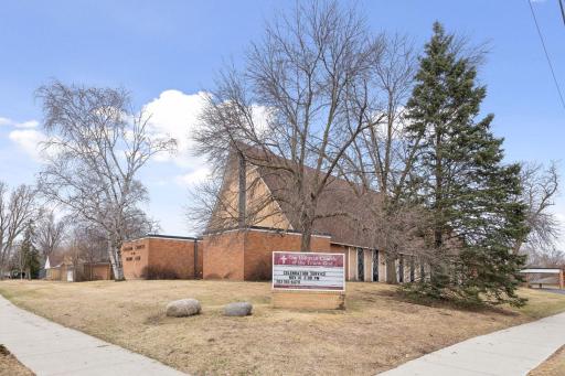 5827 Humboldt Avenue N, Minneapolis, MN 55430