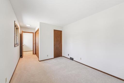 40-web-or-mls-Crystal Lake Blvd-S1704-040.jpg