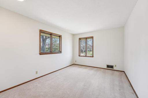 37-web-or-mls-Crystal Lake Blvd-S1704-037.jpg