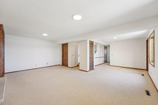 48-web-or-mls-Crystal Lake Blvd-S1704-048.jpg