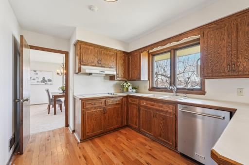 22-web-or-mls-Crystal Lake Blvd-S1704-022.jpg