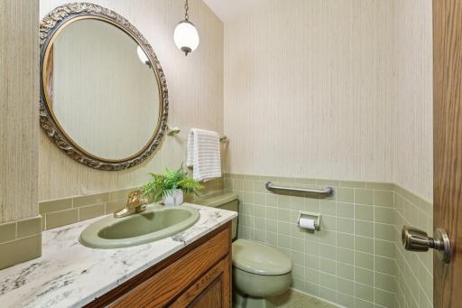 29-web-or-mls-Crystal Lake Blvd-S1704-029.jpg