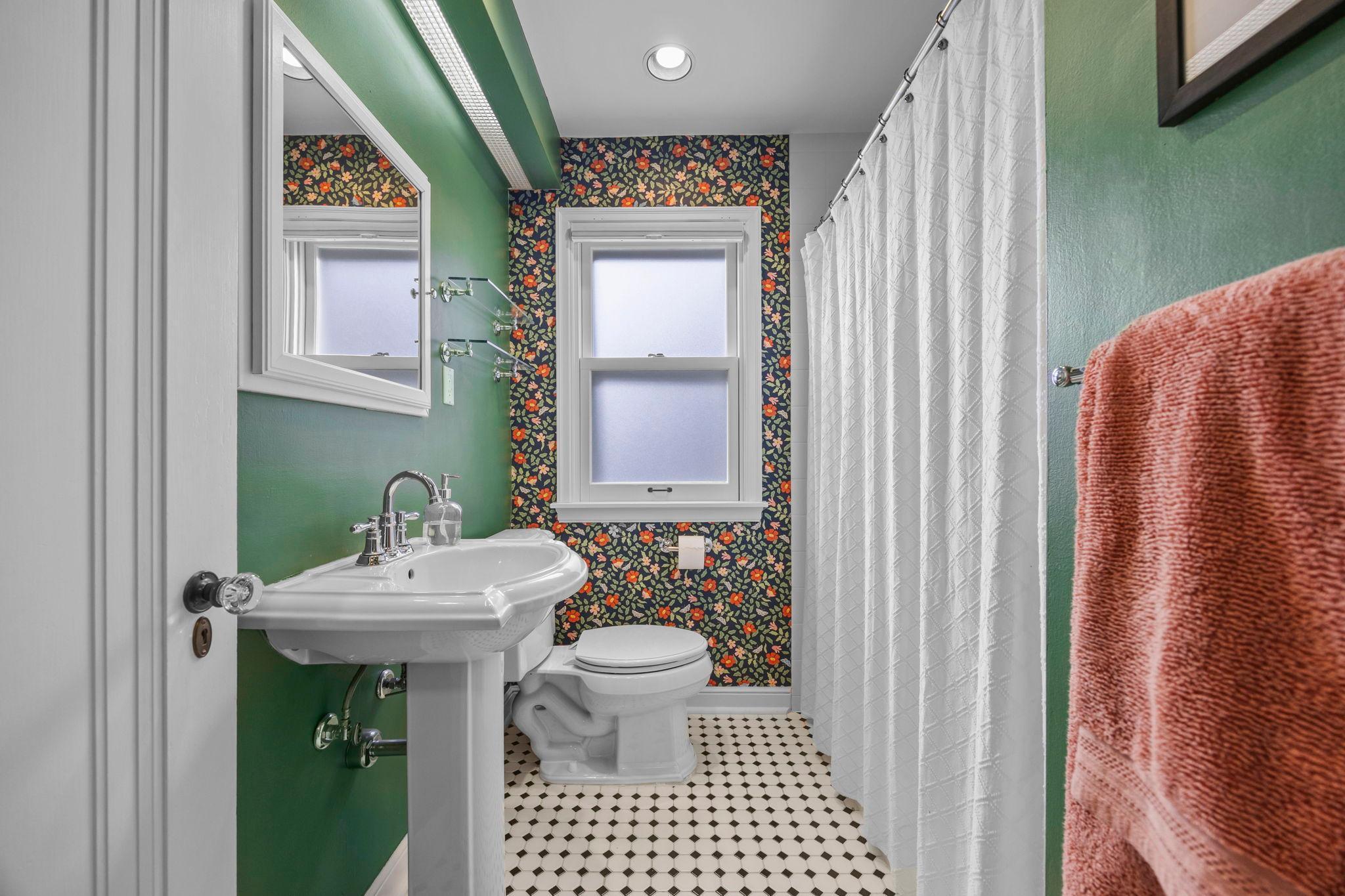 Main floor full bath