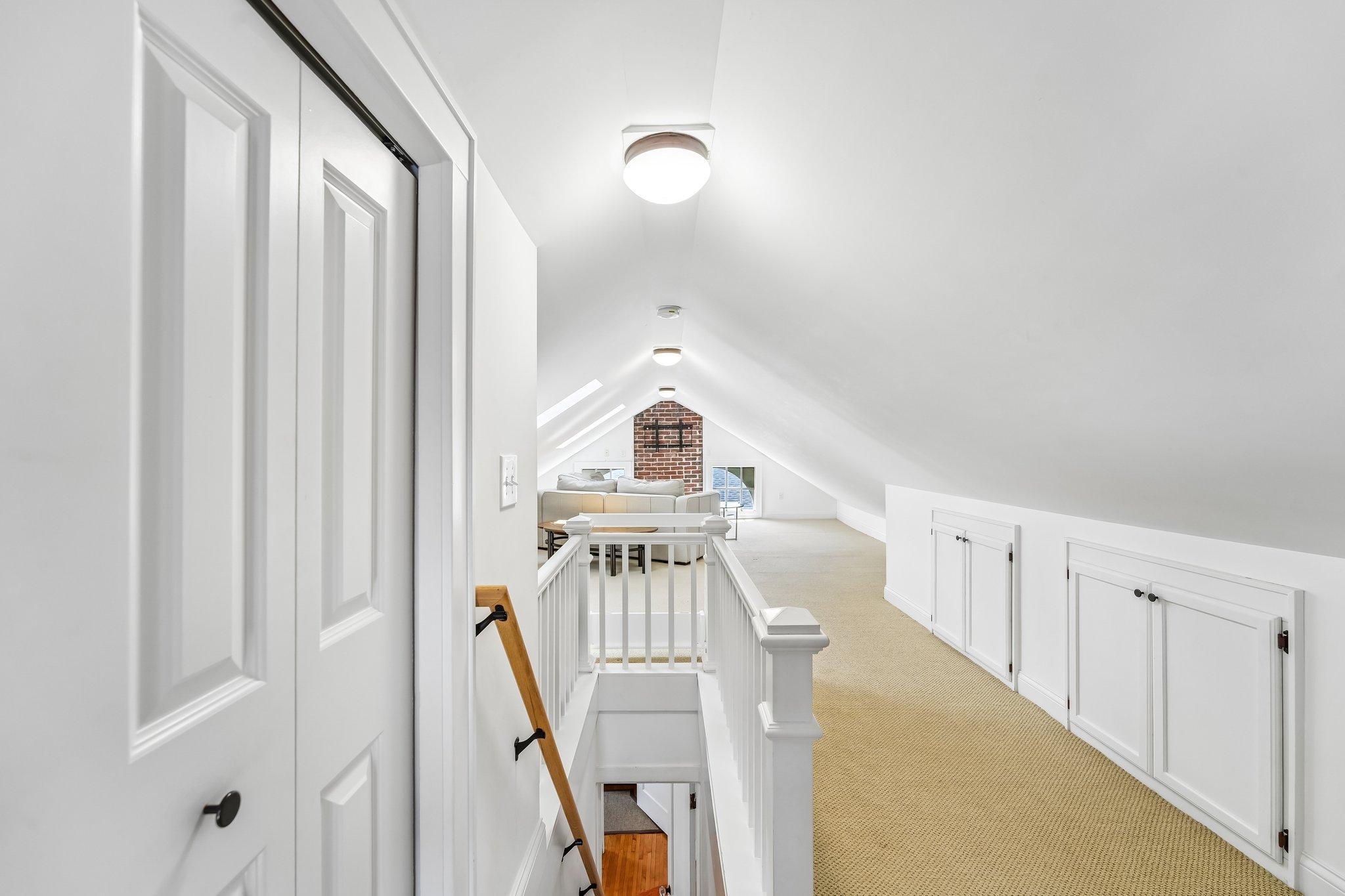 fully finished 3rd floor bonus room