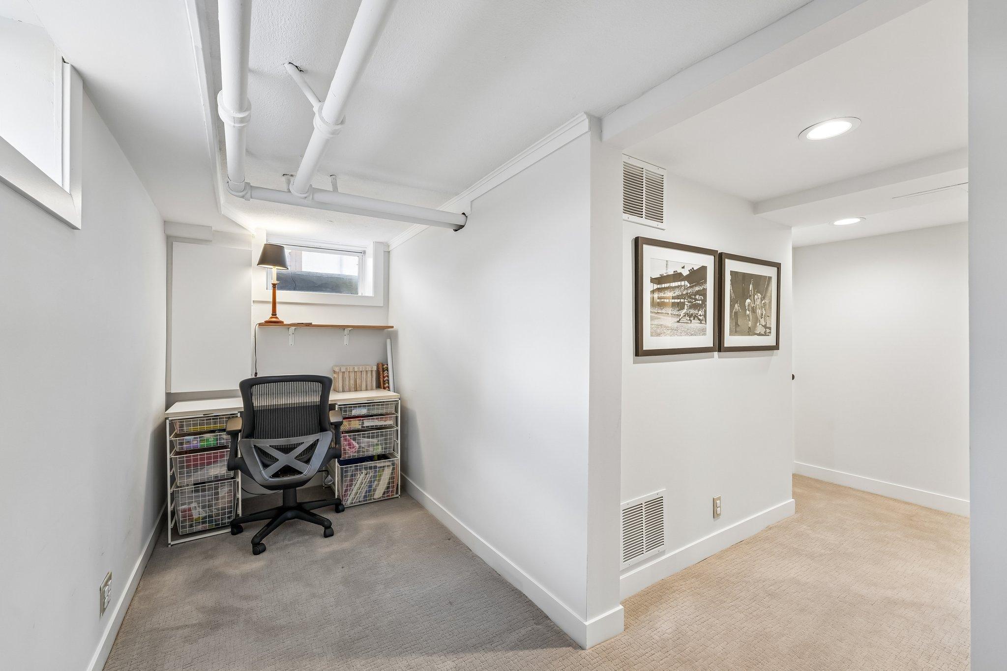 Basement office space area w/window