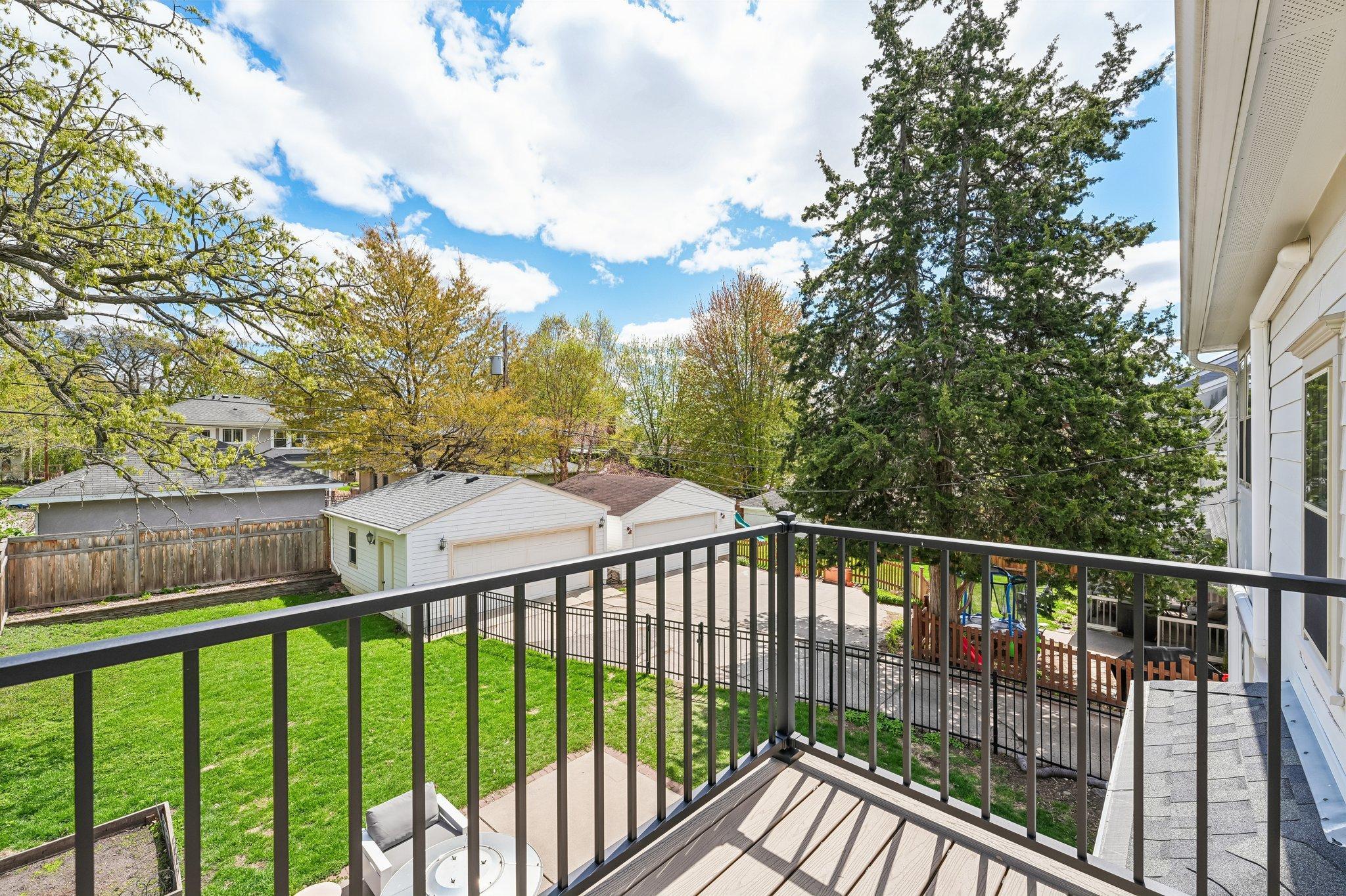 deck off bedroom 3